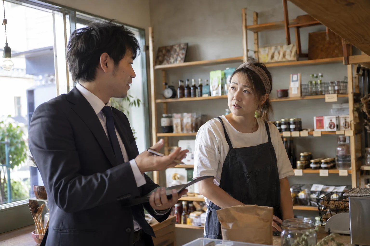 採用計画と候補者情報を検討する仕事